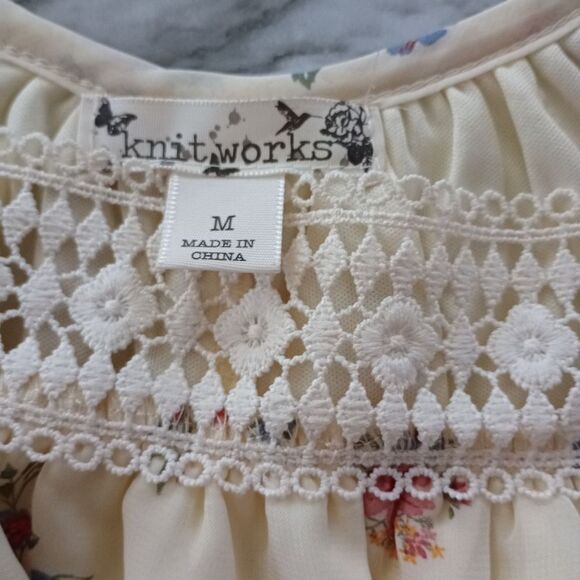 Knitworks Beige Floral Boho Flowy Top Size Medium - Picture 4 of 9